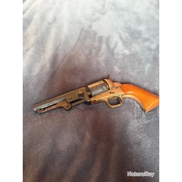 Revolver type Colt 1851 Navy - Poudre noire  prix n�gociable