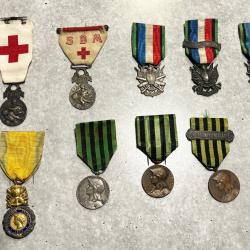 Lot de 12 M&eacute;dailles