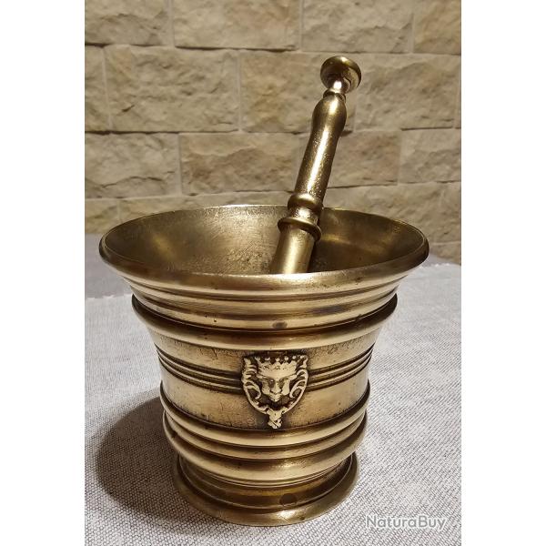 Pilon et mortier en bronze