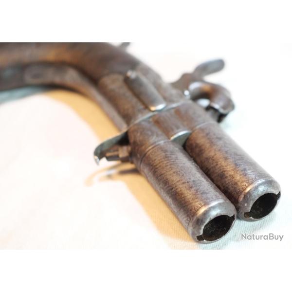 Pistolet � double canons verticaux rotatifs Platine grav�e Lelyon � Paris XIX ref SDC26PST002