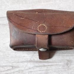 1930 : Trousse d'entretien pour pistolet parabellum P06, P06/24 Suisse ou r&eacute;volver 1882 ou 1882/29.