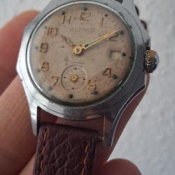 VOSTOK MONTRE M&Eacute;CANIQUE ANCIENNE 17 RUBIS DATEUR MADE IN URSS 1970