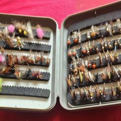 PECHE MOUCHE Boite Contenant 90 mouches Toutes saisons