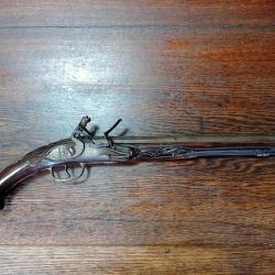 Long pistolet de cavalerie ou d'ar&ccedil;on &agrave; silex pour officier - France - 1740-1750 - TBE