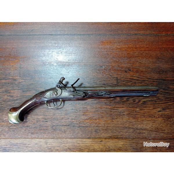 Long pistolet de cavalerie ou d'ar�on � silex pour officier - France - 1740-1750 - TBE