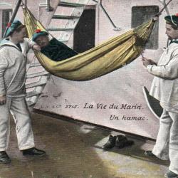 Carte Postale Ancienne La Vie du Marin Un hamac -N&deg;7638