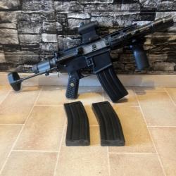 AIRSOFT - RARE WE R8 AEG + point rouge micro T1 + lampe surefire - 3 chargeurs 140bb
