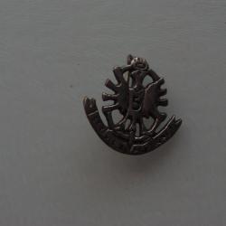 INSIGNE DU 5 &deg; REGIMENT  CUIRRASSIERS  / BERET ---- FABRICATIOIN ARTISANALE ------------