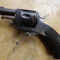 revolver cal 320 curieux marquage St Etienne sur barillet excellent fonctionnement  ressorts fermes