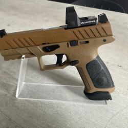 Pistolet  BERETTA APX A1 Full Size Tactical -  filet&eacute; calibre 9x19