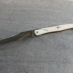Rare et superbe Laguiole "SALETTES &agrave; ESPALION". Plein manche ivoire. Lame carbone.
