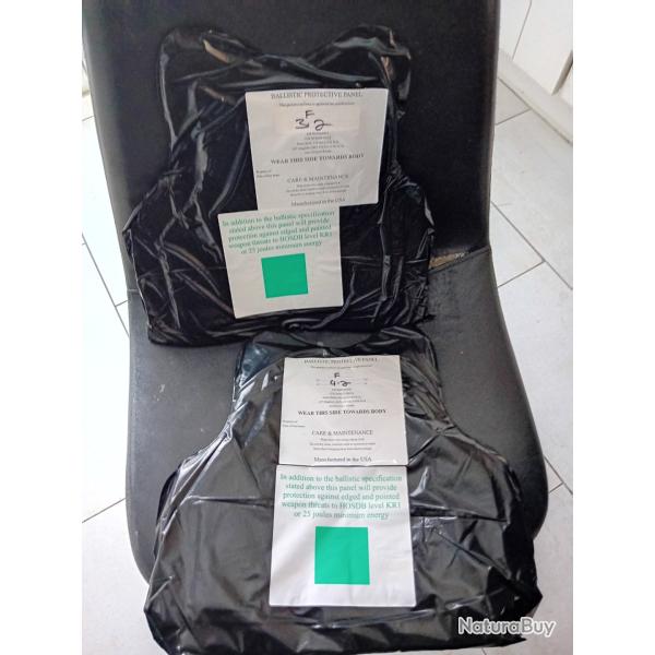 Ench�re lot de 2 plaques balistiques contre les armes de poings et les lames HAWK 34X33 et 33x32 cm