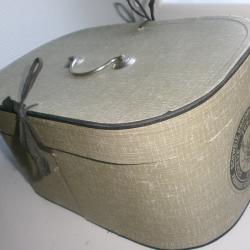 Boite &agrave; k&eacute;pi, coffret chapeau militaire suisse 1941