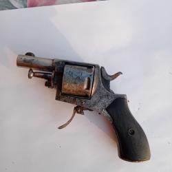 Petit bulldog en calibre 7mm