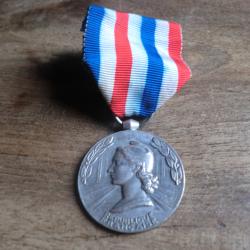 m&eacute;daille d'honneur des chemin de fer / j. guilhon  1965