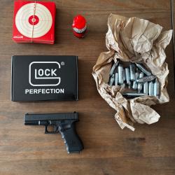 Pistolet Glock 17 Gen 4 Cybergun Full Metal 1.7J Cal.4.5 mm BBS
