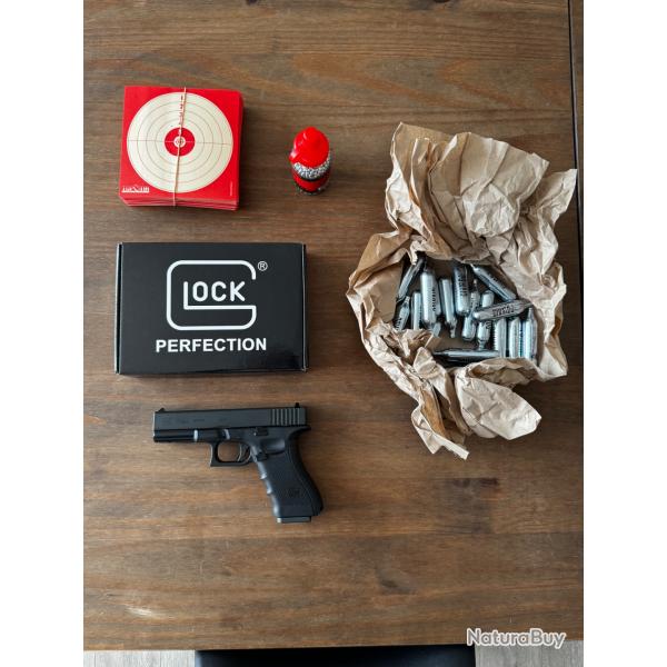 Pistolet Glock 17 Gen 4 Cybergun Full Metal 1.7J Cal.4.5 mm BBS