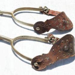 WESTERN COWBOY ROD&Eacute;O - Paire &eacute;perons cavalerie CAVALRY SPURS U.S. A.B. - ref JLB25EPE001