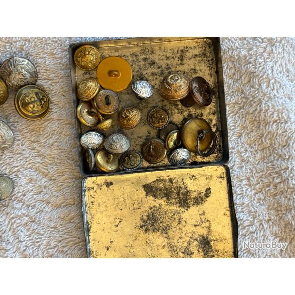 lot  30 boutons d'uniforme