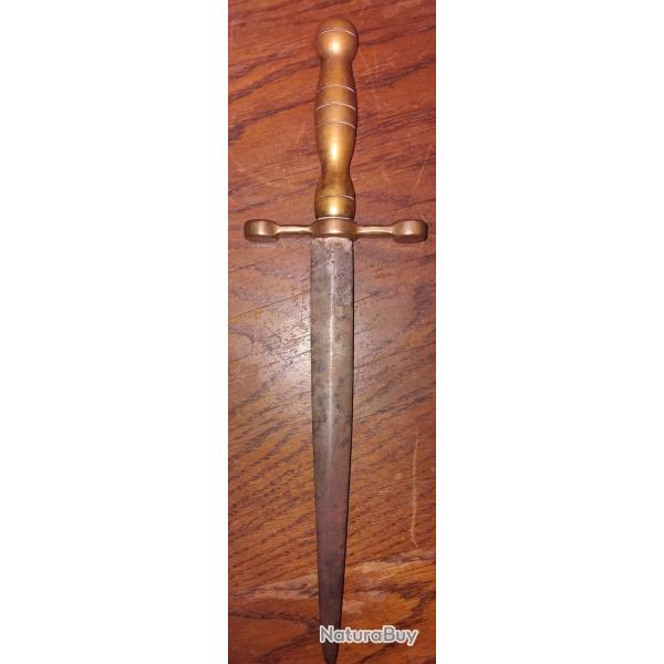 Ancienne dague a identifier