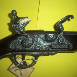 pistolet a silex  r&eacute;plique .