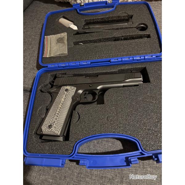 Pistolet Luger 1911 Match 45 ACP �tat neuf dans sa mallette de transport.