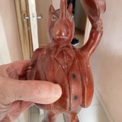 statuette rhinoceros en bois hauteur 22,5 cm