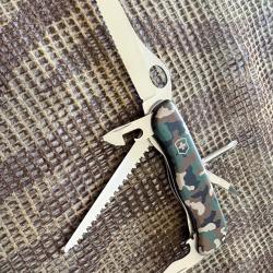 COUTEAU VICTORINOX TRAILMASTER CAMOUFLAGE