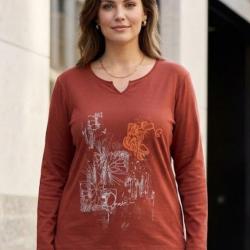 AXONE CHALON2B Tee shirt bordeaux manches longues col V avec imprim&eacute; devant et bas fendu