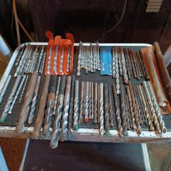 Lot de 81 for&ecirc;t a plaquettes carbure b&eacute;ton bois etc une grande partie non servi