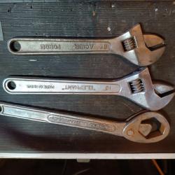 Lot cl&eacute; a molette et cl&eacute; multi prise