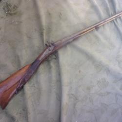 fusil de chasse &agrave; percussion crosse sculpt&eacute;e canons de  76 cm