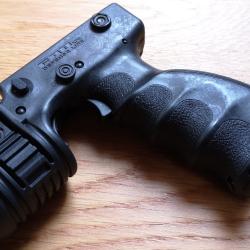 Poign&eacute;e tactique Fab Defense