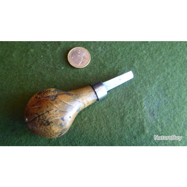 petit tournevis manche bois �  pour coffret arme ancienne. panne de 7,5 mm