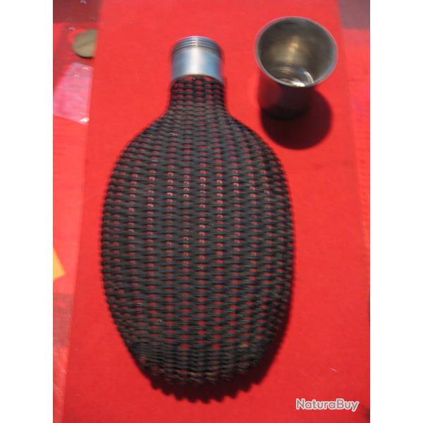 gourde de chasse vintage en verre gain�e plus bouchon � vis