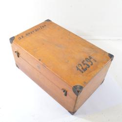 Caisse outils pour appareil topographique ou th&eacute;odolite  Frieberger fabrication  allemagne de l est