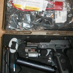 Pistolet FN 502 TACTICAL BLACK 4,6"  calibre 22lr