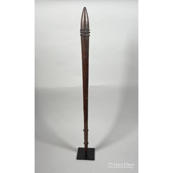 Massue casse-t�te de guerre clout� Aborig�ne, Queensland, Australie. Oc�anie