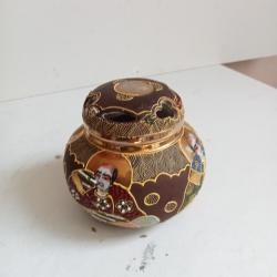 brule encens Satsuma en porcelaine de chine hauteur 7 cm x 9 cm