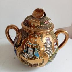 pot a sucre Satuma  en porcelaine hauteur 17 cm x 16 cm