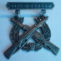 Reproduction Pin's de l'insigne de qualification "Expert Rifle Badge" de l'U.S. Marine Corps