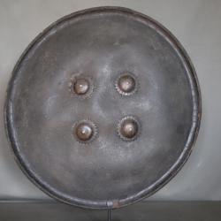 Un grand bouclier Indo-Persan dit dhal - Nord de l'Inde ou r&eacute;gions Himalayennes, 19&egrave;me si&egrave;cle