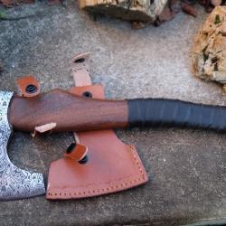 Belle Hache de Chef Viking Lame Acier Carbone 1055 Fa&ccedil;on Damas Manche Bois Etui Cuir Fab Artisanale