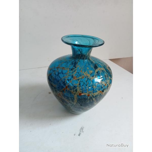 vase sign� en verre hauteur 13,5 cm diam�tre 10 cm
