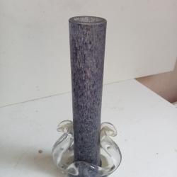 vase soliflore sign&eacute; en verre hauteur 18 cm x 8 cm