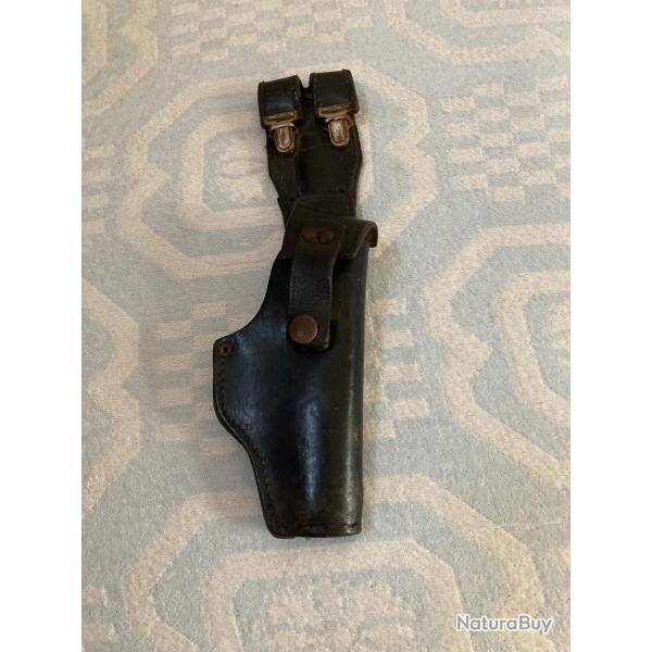 Holters en cuir pour pistolet 38  16cm de long et 8'5 au plus large