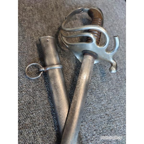 Sabre mod�le 1882 d'officier d'infanterie Manufacture Klingental avec son fourreau pour restauration