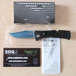 SOG couteau de poche s&eacute;rie limit&eacute;e  " TF-9 TRIDENT Monogram " .