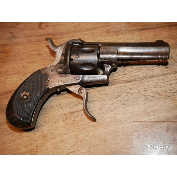 Revolver en 7mm Broche "Manufacture Fran�aise d'Armes et Cycles de st Etienne" � cadre ferm�