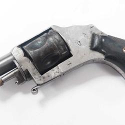 BULLDOG 320 VENDU PAR GUYOT A PARIS Categorie D